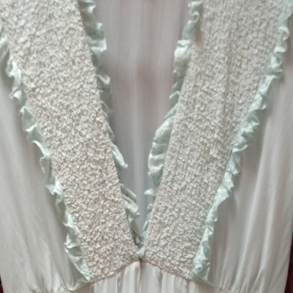 Flobert Vintage Long Sheer Pale Lime Green 50s/60s (?) Sleep Robe - Picture 3 of 12